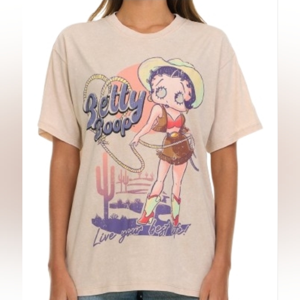 NWT Fleischer Studios Betty Boop Graphic Tee